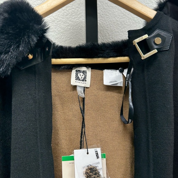 Anne KleinWomen's Faux-Fur-Trimmed Buckle-Front Cape L/XL - Picture 8 of 9